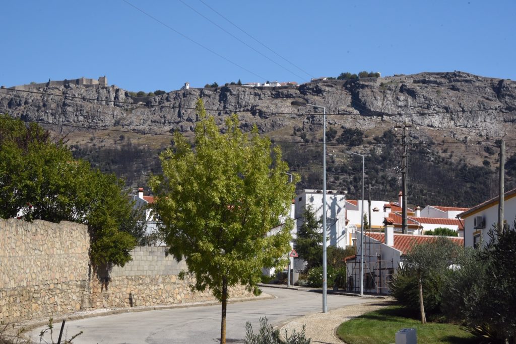 road in Monsaraz with mountain in backgrond