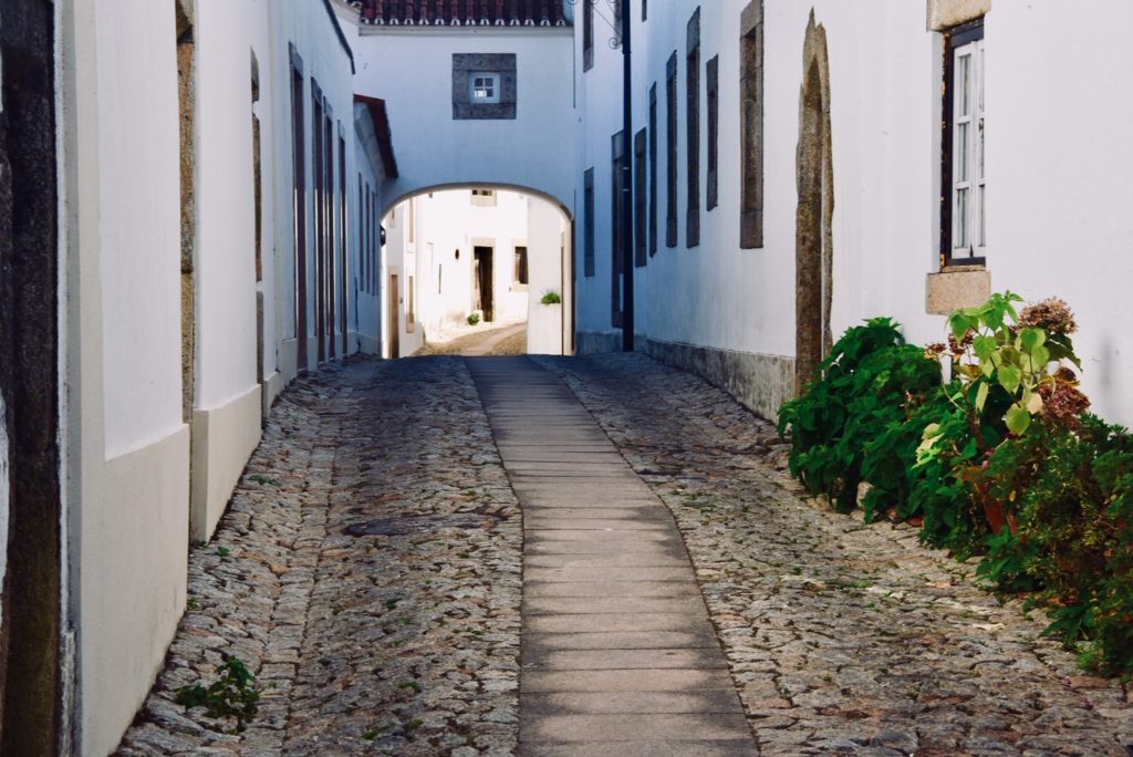 passageway in monsaraz