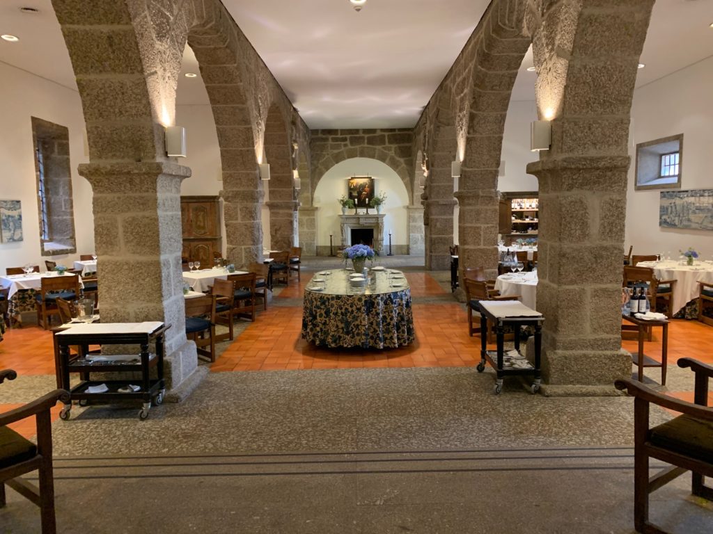 dining area middle table with chairs